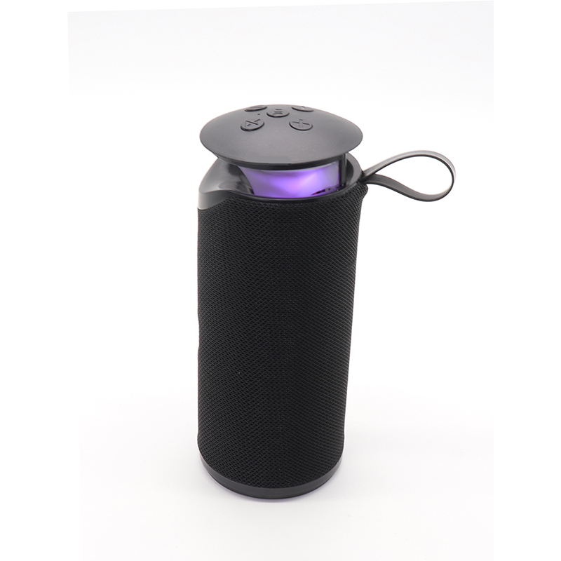 OS-573 Bluetooth Speaker, jossa on kangaskaiutin