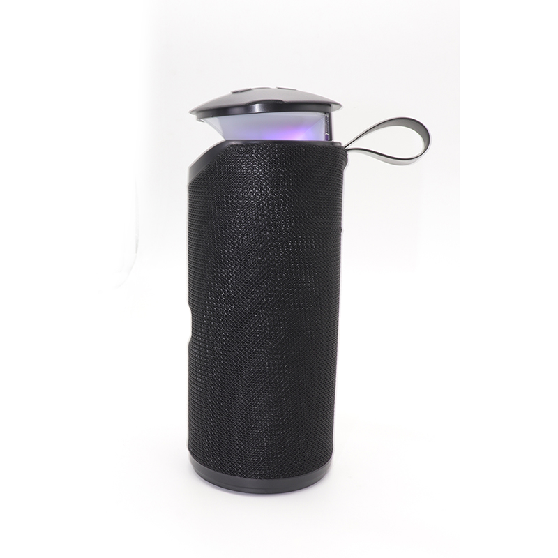 OS-573 Bluetooth Speaker, jossa on kangaskaiutin