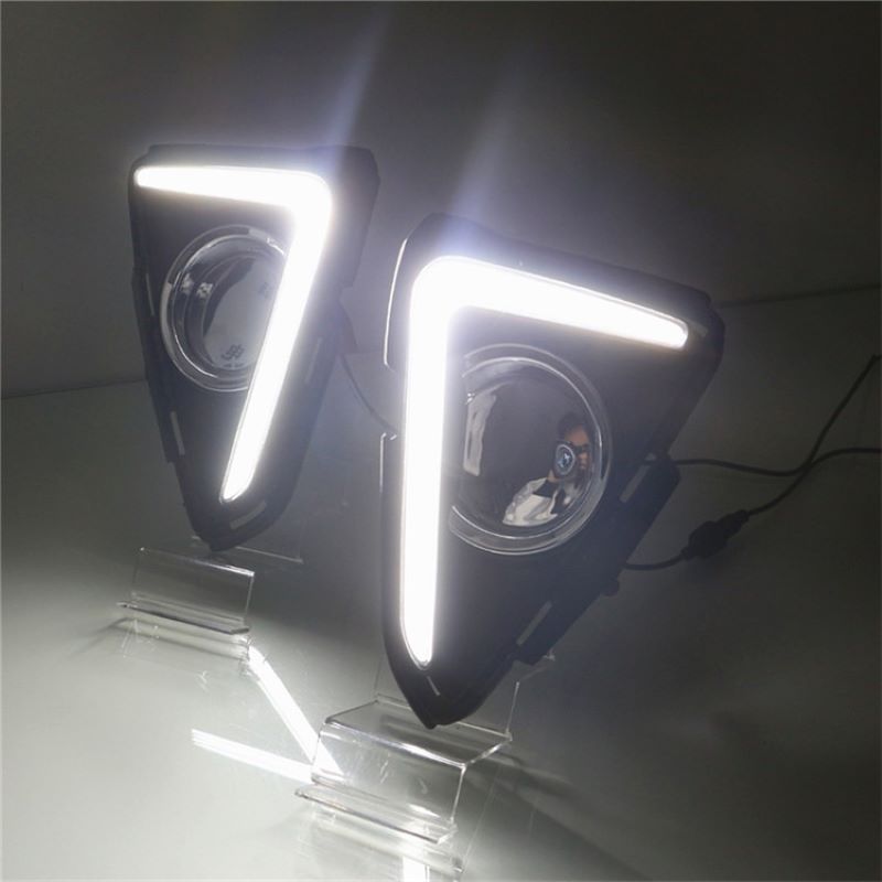 Päivänvalossa Toyota Rav4 2017,2018,Fog flamp for Toyota Rav4 DRL