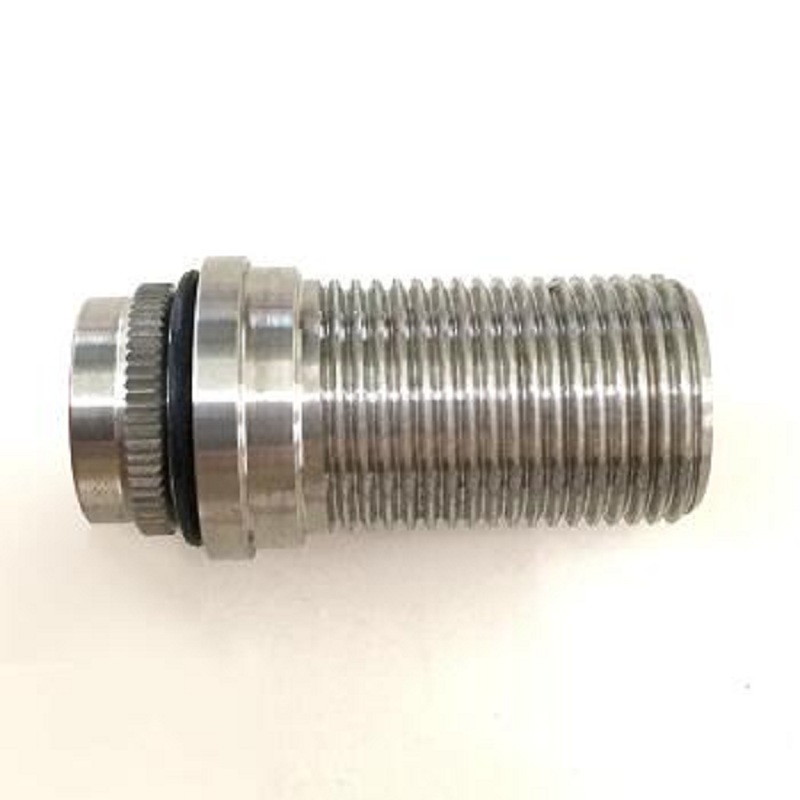 Myytävänä metalli-nikkelipäällysteinen säädettävä tap-adapteri