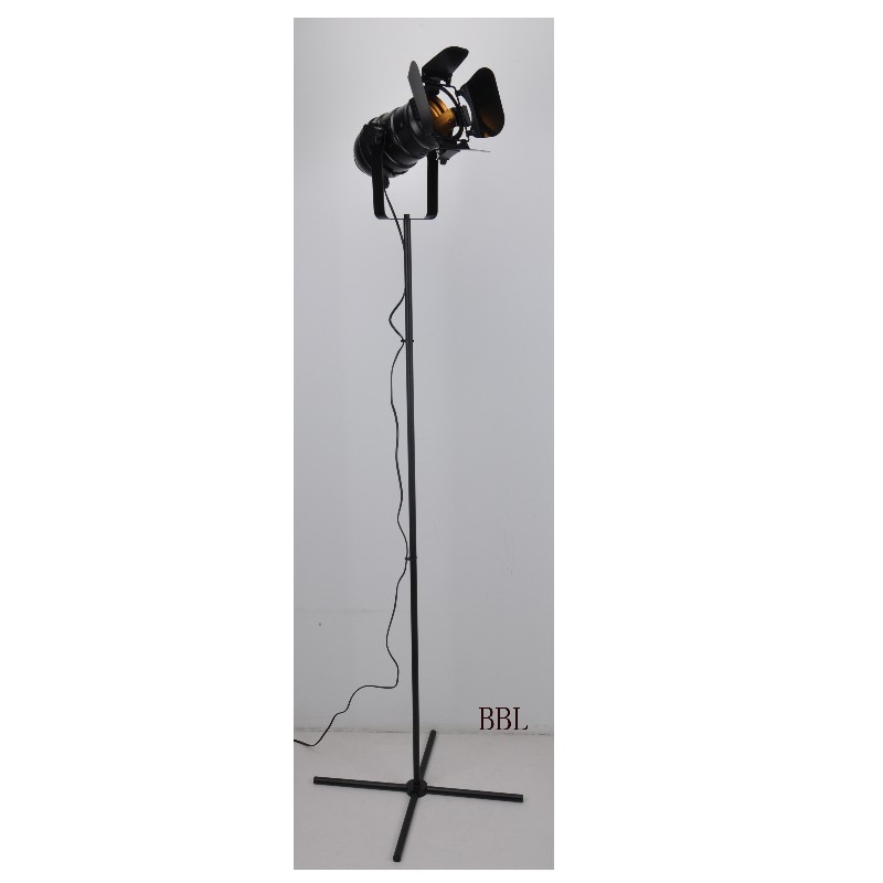 Elokuvan lattiavalaisin-1 U-kiinnikkeellä, voi säätää suuntaa