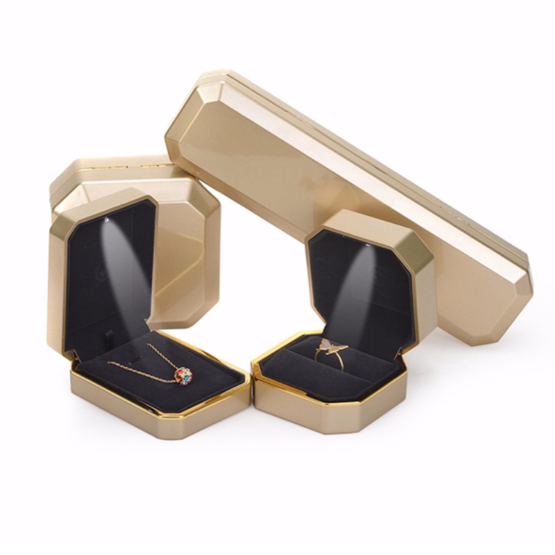 FL-PA0006 muovikorurasia, jossa LED-valot