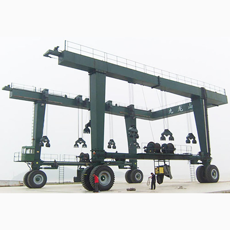 Vene nostaa Gantry Cranea