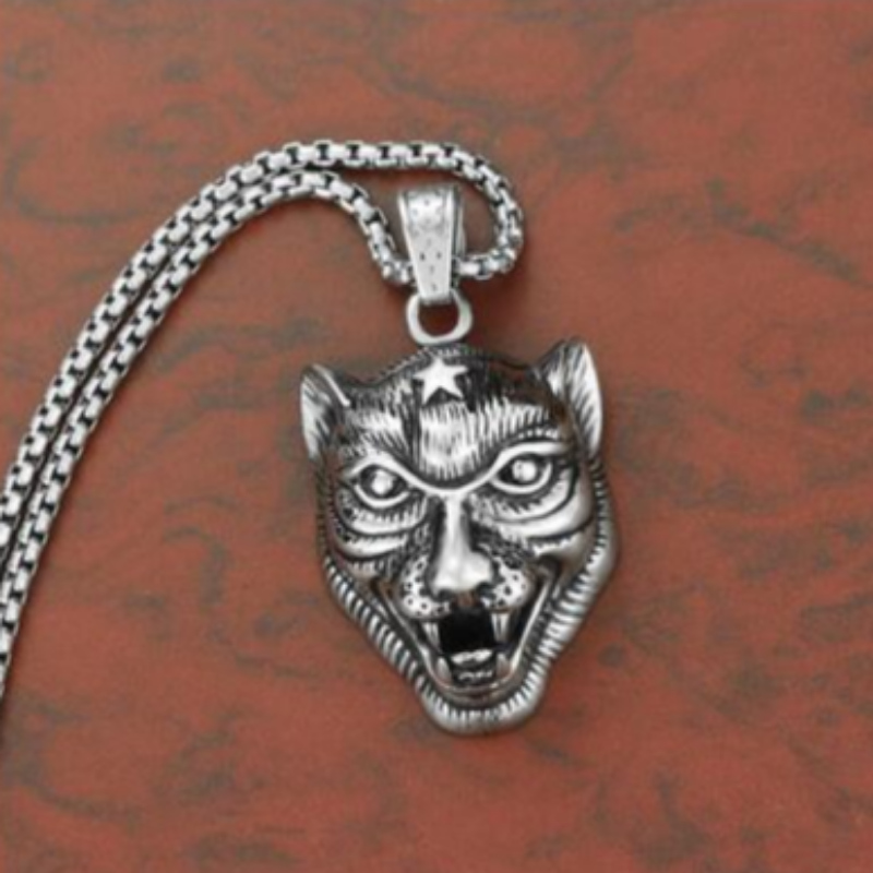 Uusi ensimmäinen aggressiivinen persoonallisuus miehet\\\ n ruostumaton teräs vaihtoehtoinen eläin Tiger Pendant European and American Animal Series