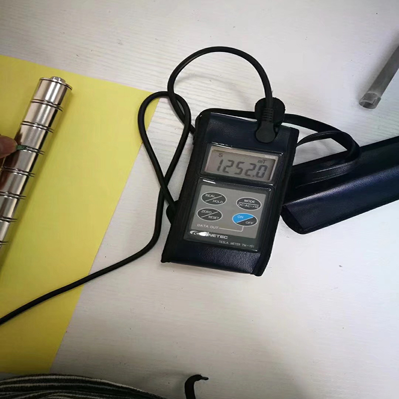 Erittäin vahva NdFeB-magneettinen tanko 14000Gs SUS316 ruostumattomasta teräksestä valmistettu lanka helppo asentaa