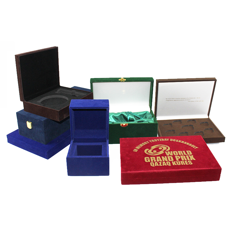 metallinen kellolaatikko, puinen kellolaatikko, automaattinen pyörivä kellolaatikko