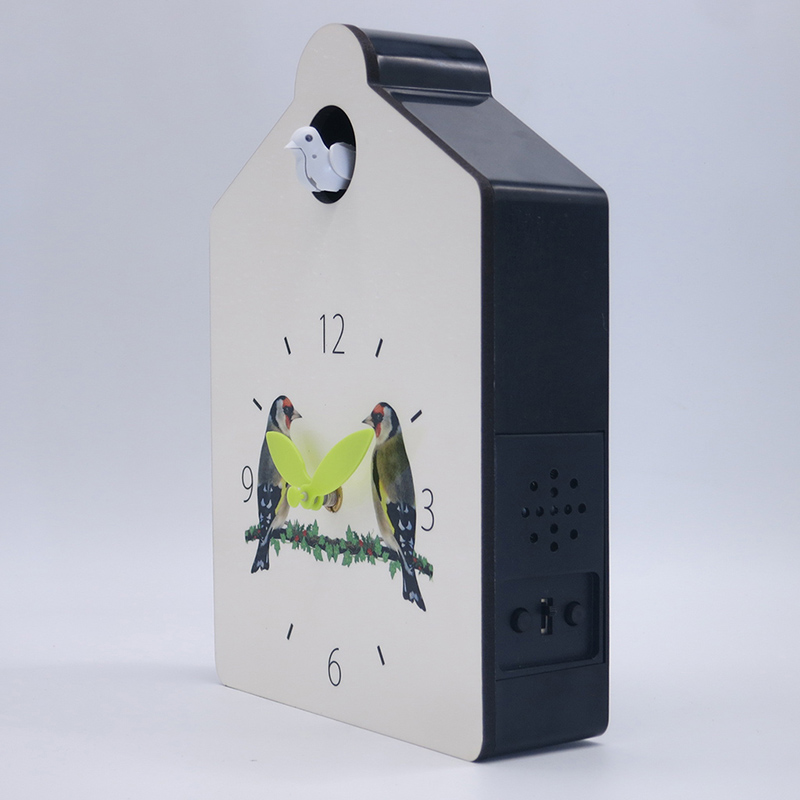 Valkoinen käkikivi, puisen kellon