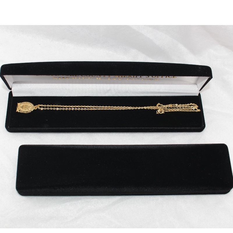 D-11 mukautettu tukku musta samettikotelo merkille ja kaulakorulle