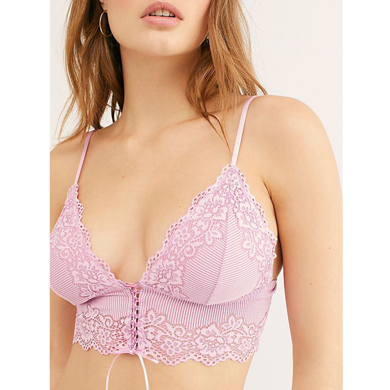 Caroline Bralettin alusvaatteet.