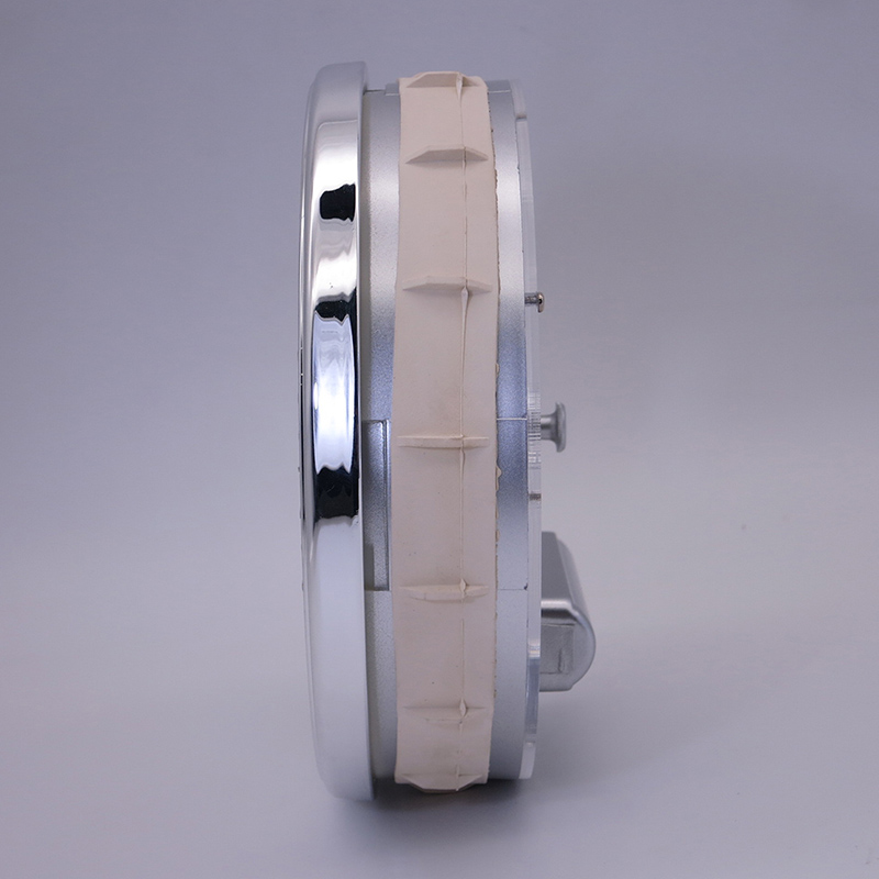 148MM hopeinen luurankokello