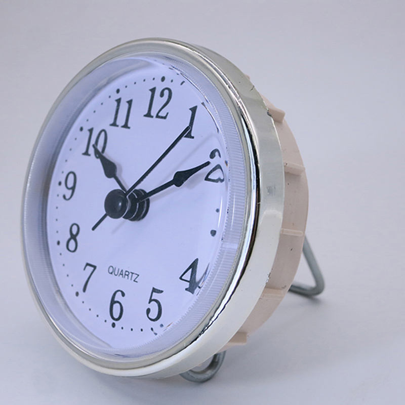 halkaisija 65mm, pyöreä seinä, hopeanvärinen kello