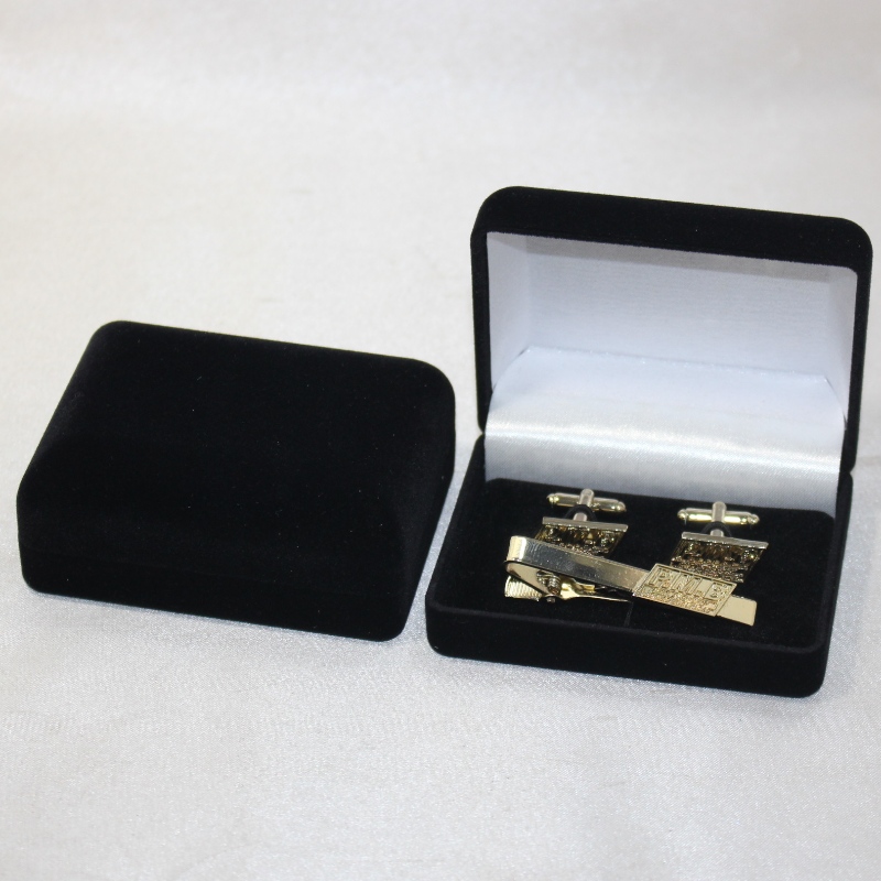 Tavara D-45 pyöreä kuvio Velvet Box kalvosinnappuloita, solmioita tai mitaleja, kolikoita ja virkamerkkejä varten, mm.84*64*36, painot noin 48g