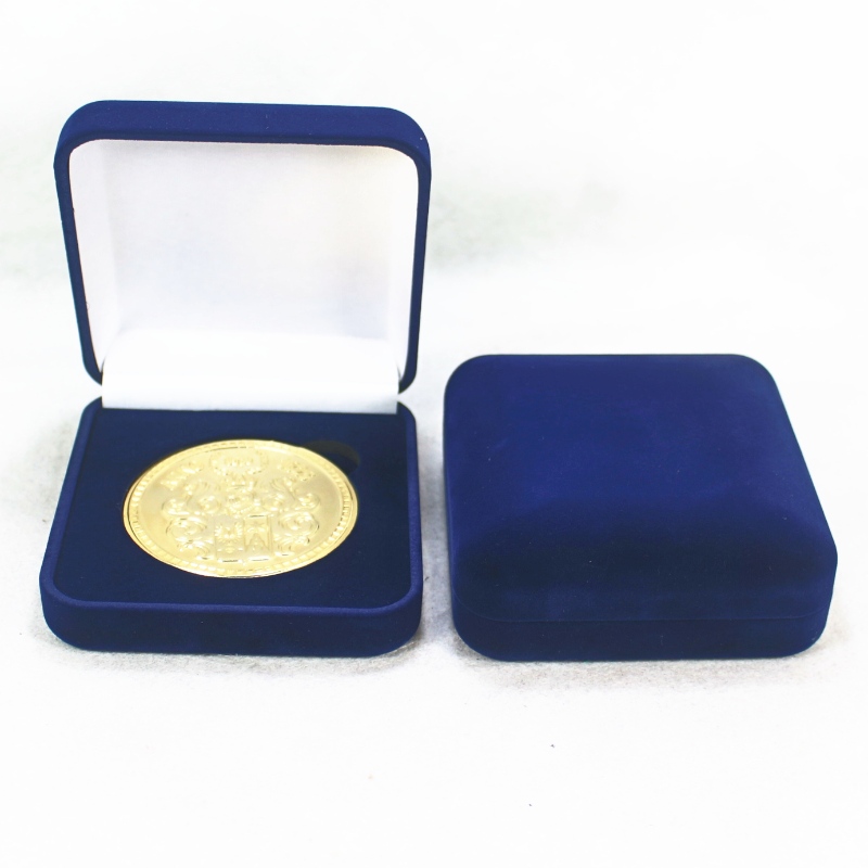 Tuote F-80 pyöreä muotoinen samettilaatikko kolikoille, merkille ja rannekorulle jne., Mm. 90 * 95 * 38, painot noin 86 g