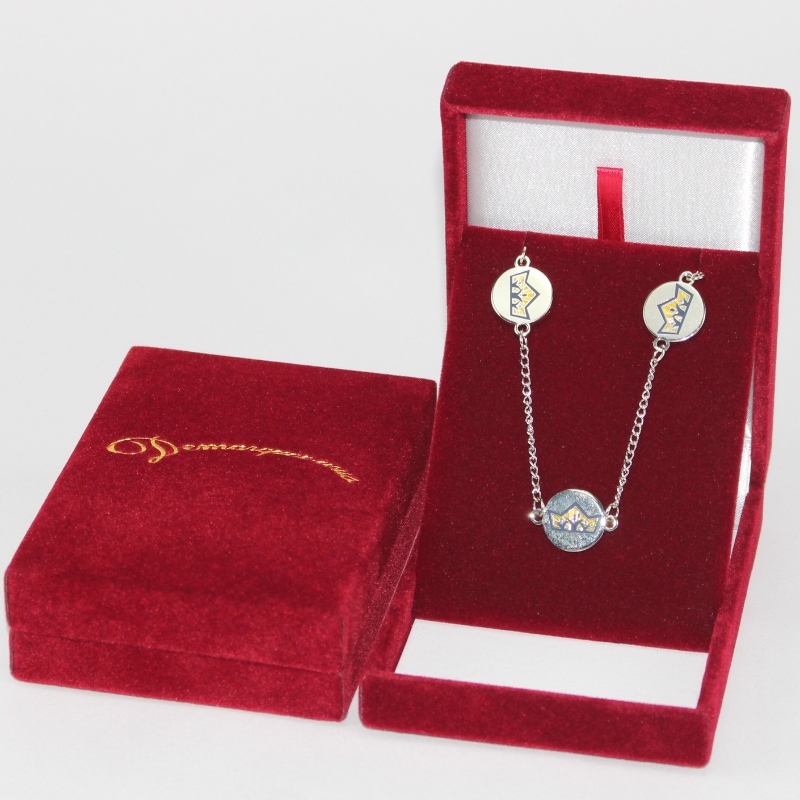 Tuote V-17L neliön muotoinen PU-nahkarasia 65 * 90 mm -mitallille, rintanappi, kolikko jne. Mm. 80 * 110 * 34, paino noin 90 g