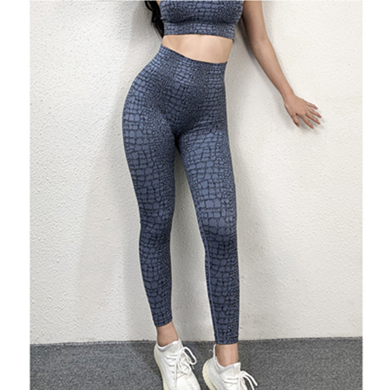 Naiset kiristävät pakaroiden kuntoiluhousuja urheilu leggings käynnissä jooga puku