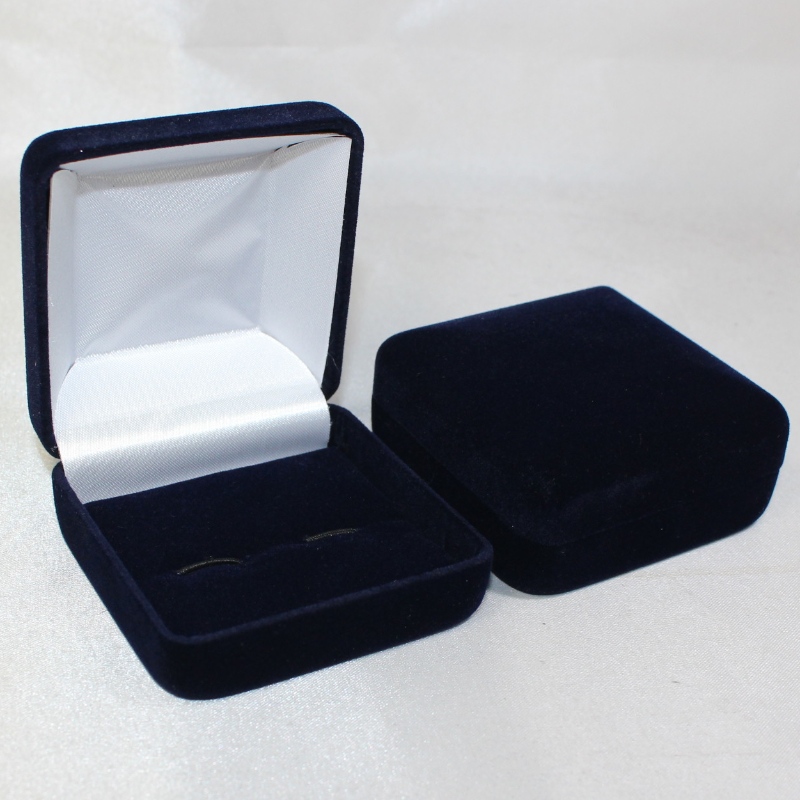 Tuote T-02 mitalirasia, peitetty flanneletteilla tai PU-nahalla 25-45mm kolikolle, rintanappi ＆ pieni mitali jne. Mm.65 * 65 * 35mm, paino noin 62g