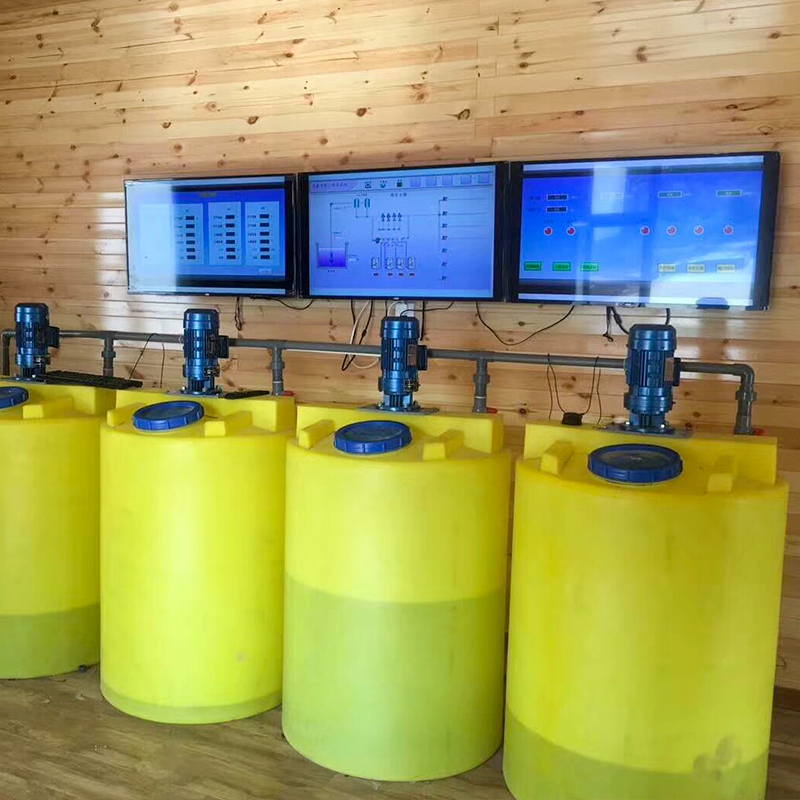 Mihin ongelmiin olisi kiinnitettävä huomiota veden ja lannoitteiden integrointilaitteiden käytössä?