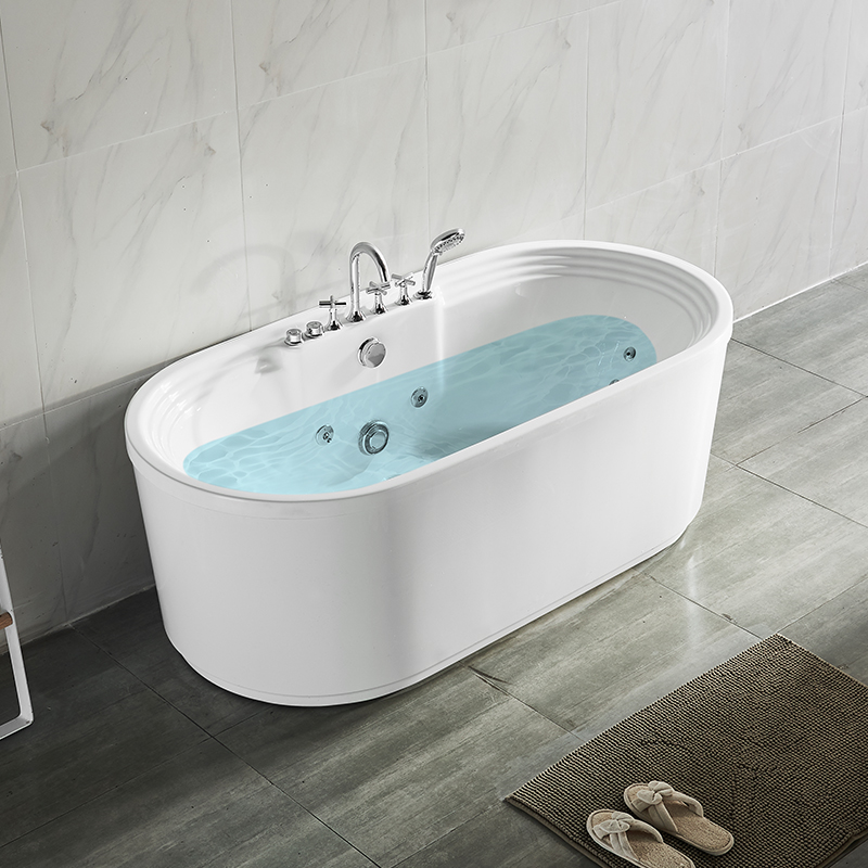 Paraslaatuinen ABS-kylpyamme, klassinen kylpyamme suihkukoneilla ja messinkihanoilla