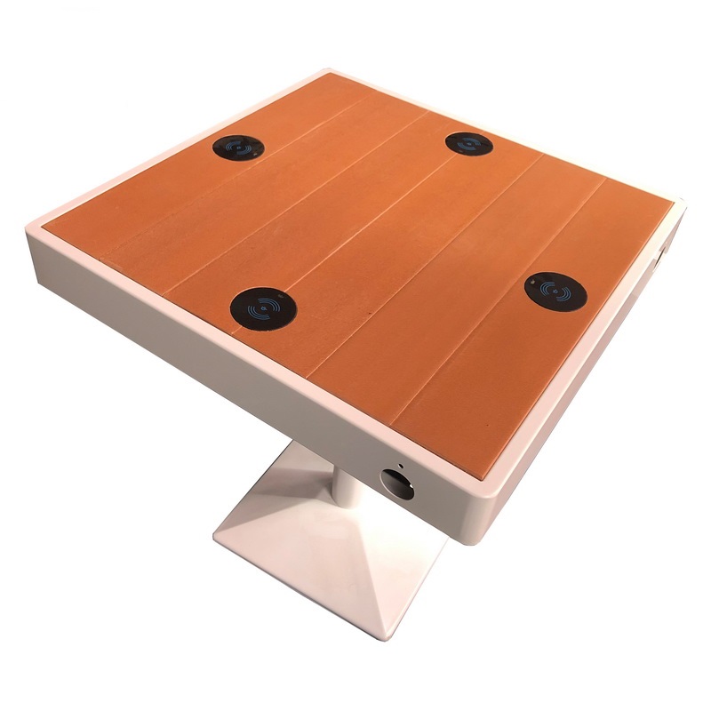 Ruostumattomasta teräksestä valmistettu puunvärinen älykäs Wi-Fi-pöytä USB-laturilla
