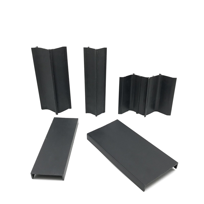 mukautettu PVC-muovipaneelin siipiprofiili pisaranerotinprofiileihin
