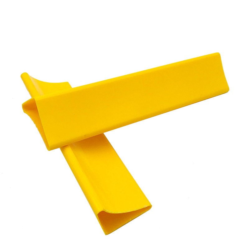 jäykkä suulakepuristettu PVC-muovinauhaputkikerroksen tukinauha PVC-kolmion profiili kaappilaatikon tukemiseksi