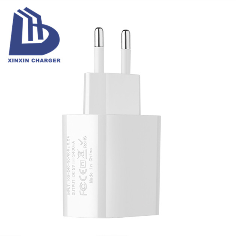 Sähköiset pistokkeet Mobile Phone Fast Charger Universal adapter 3USB matkalaturi kannettava laturi