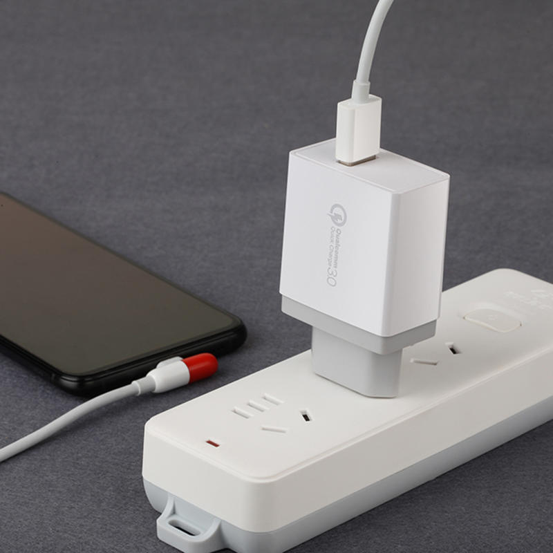 Pikalaturi UK-pistoke USB-seinälaturi iPhone UK -pistokkeelle QC3.0 USB-matkalaturi
