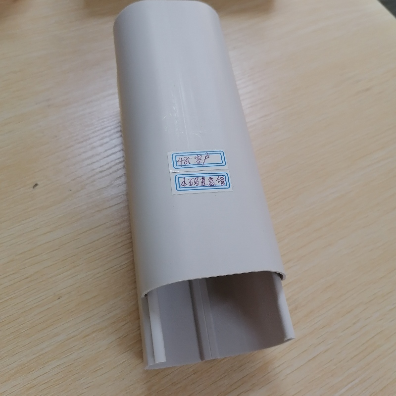 PVC:n kaapelisuojus PVC:n lattian sähköjohdon peittävä muovinen kaapelipeite