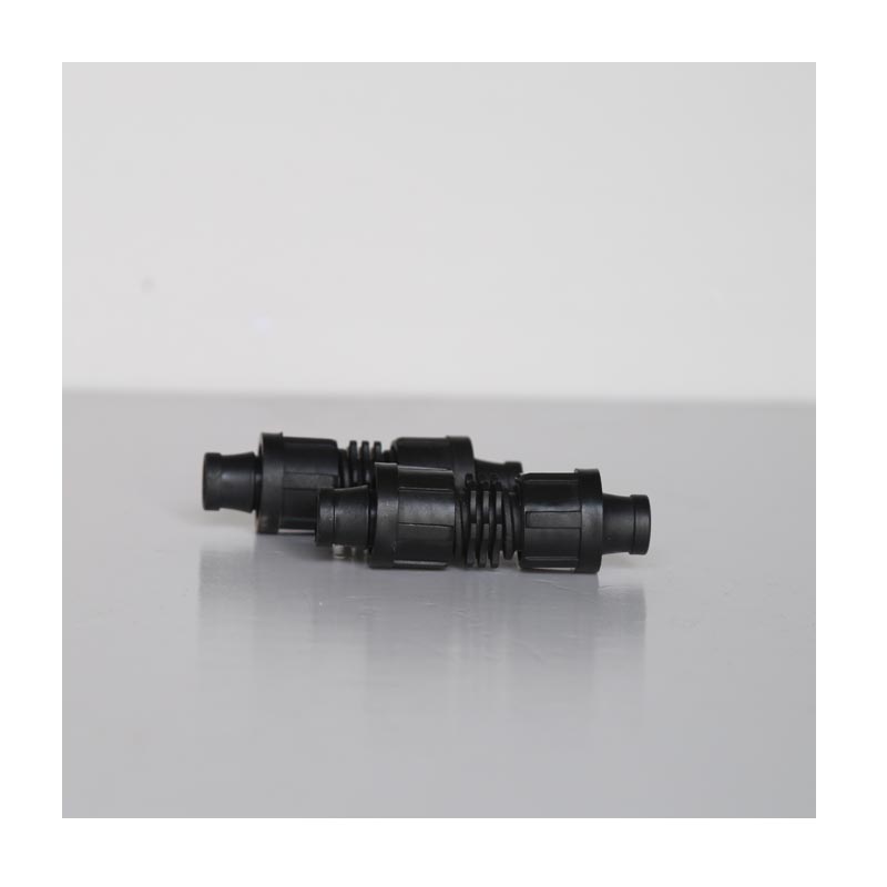 Lukitse yhteys tiputuskauhaa/putkea varten