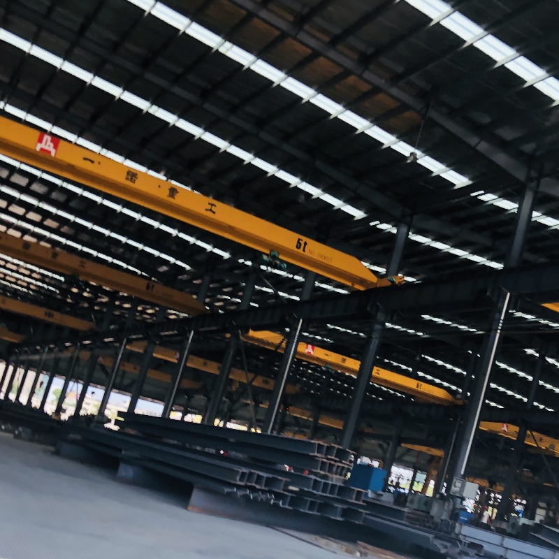 China Steel Structure Factory Framed Commercial Office Building, Structural Steel Truss Prefab Construction with Dragging