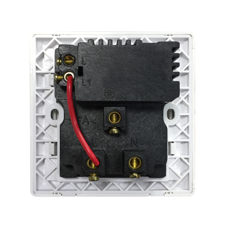 USB-SEINÄPISTIKE USB501