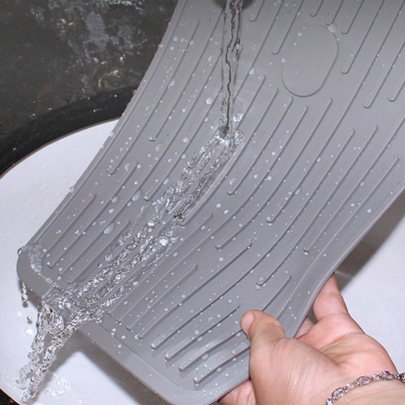 Suorakulmainen painike tyhjennystyynyn pitämiseksi