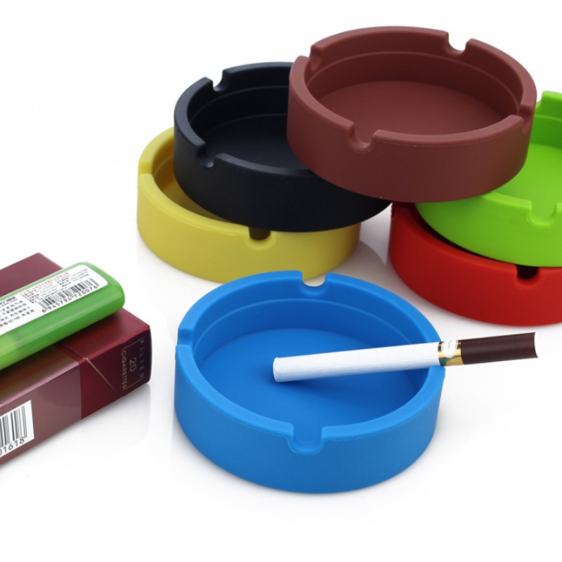 Pieni pyöreä tuhkakuppi