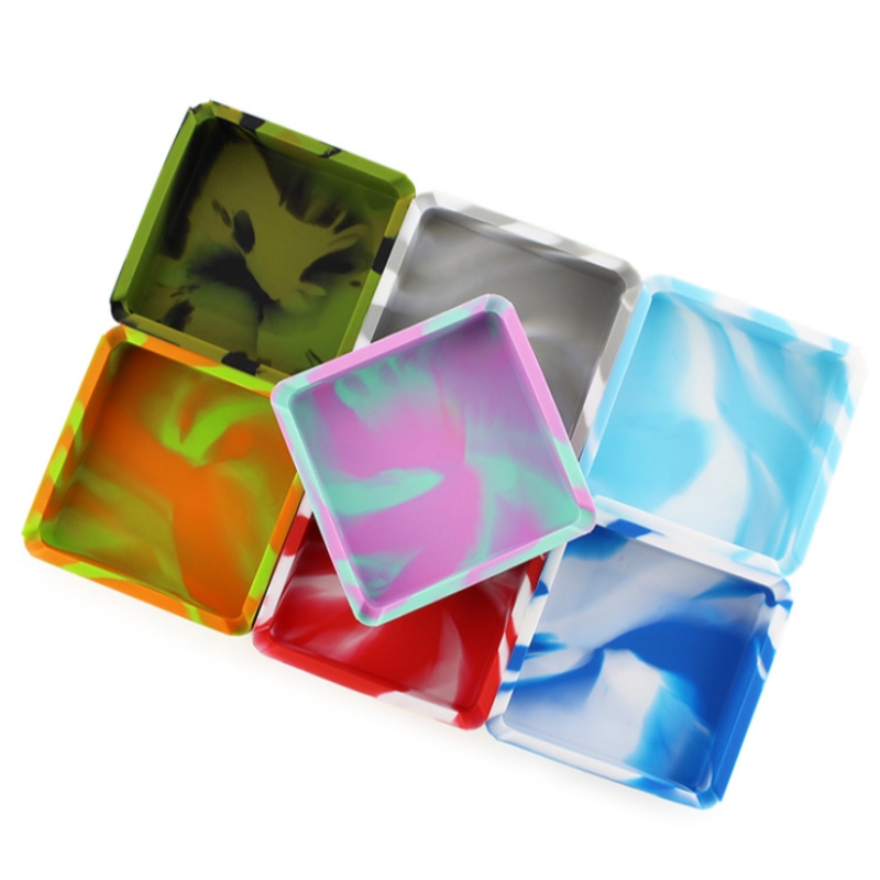 Suuri neliömäinen naamioituva tuhkakuppi