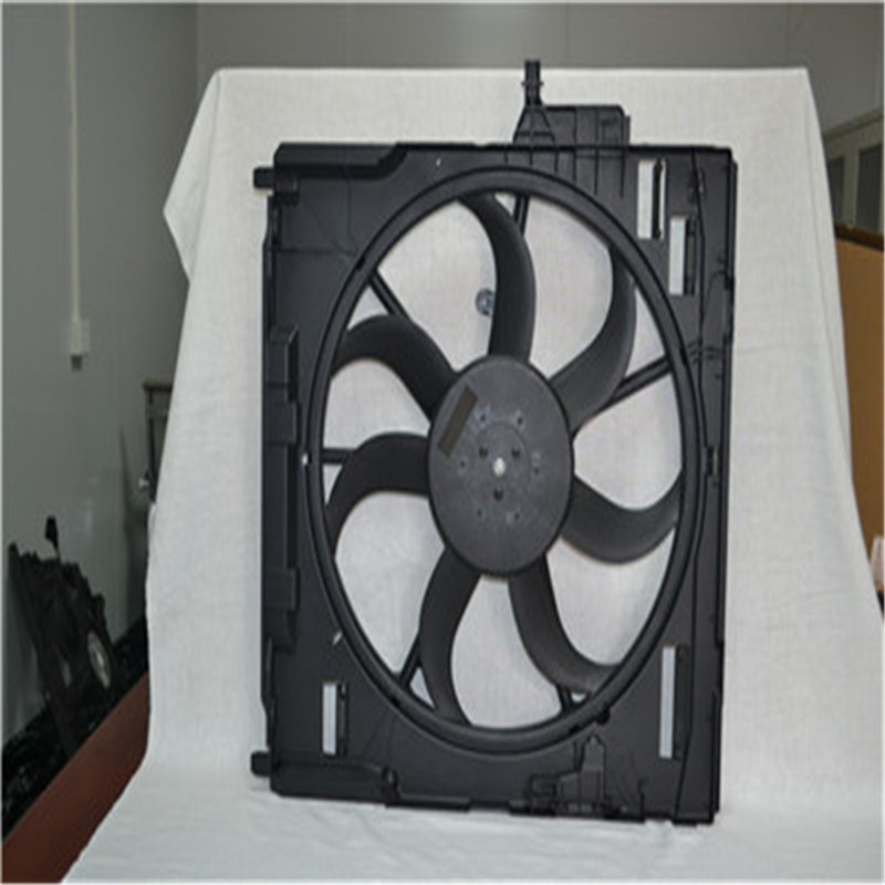 Auton moottorin jäähdytyspuhallinkokoonpano BMW E70: lle 17428618240 17428618241