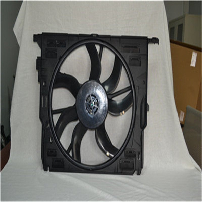 Jäähdyttimen puhallin mallille BMW F18 F10 F07 OEM 17428509741