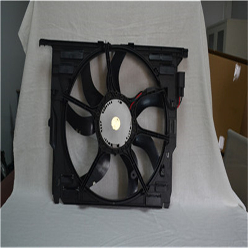 Jäähdyttimen puhallin mallille BMW F18 F10 F07 OEM 17428509741