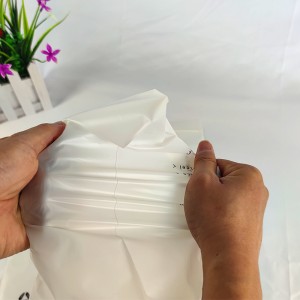 Oma biohajoava kompostoitava pieni vetoketjupussi