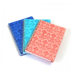 alhaisella hinnalla painettu muistilehtiö