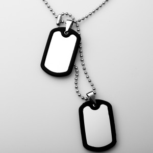 Tukku ruostumaton teräs kaksinkertainen pii koira Tag riipus kaulakoru