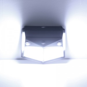 Aurinkoseinävalaisin