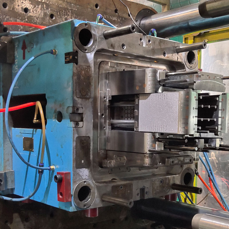 Shanxin suurin ruiskuvalu tehtaalla