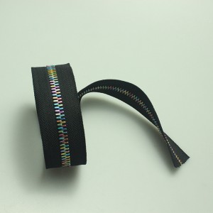 Metalli-messinki vetoketju, jossa on erilaisia ​​tyylejä ja kokoa, metallitarvikkeet