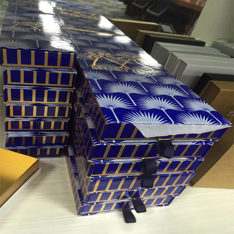 Virus ei voi pysäyttää meitä!