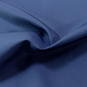 kierrättää polyesteriä