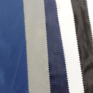 kierrättää polyesteriä