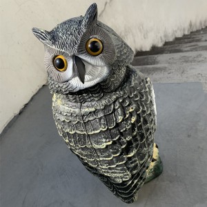 Muovi pyörivä pää simuloitu pöllökorvaus ulkona metsästys Decoy Lawn Patio Bird Decoration Pest Rellent Garden Protector