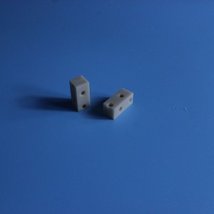 Alumiinitnitridikeraamiset rakenteelliset osat