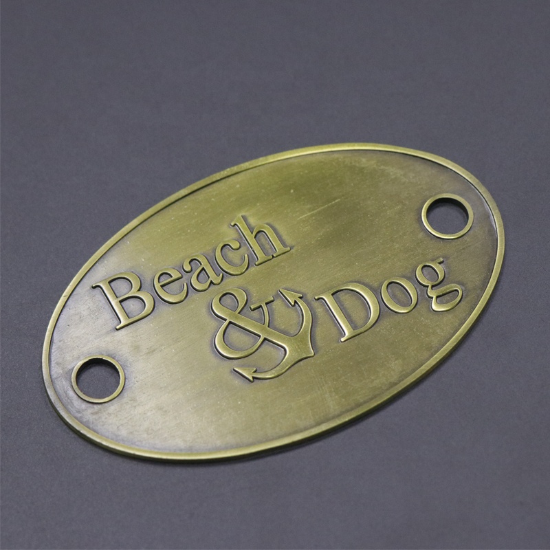 Kiina Valmistaja Custom Die-Casting Antique Metal Tamplate Galvanced sinkki Alloy Lakkaus Logo Nimi Plate