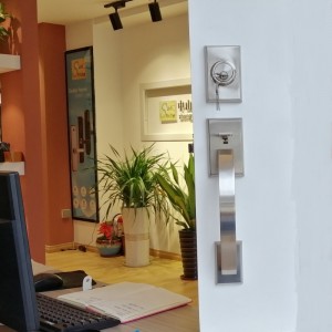 8001 Raskaan sisäänkäynnin etuoven kahva, jossa on yksisylinterin kuollut ja vivukahva öljy hierottu pronssipinta